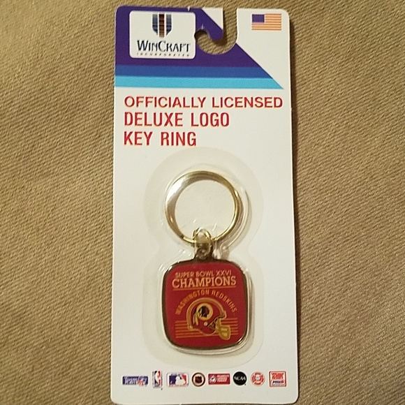 Vintage NWT Redskins Super Bowl XXVI keychain - Picture 1 of 3